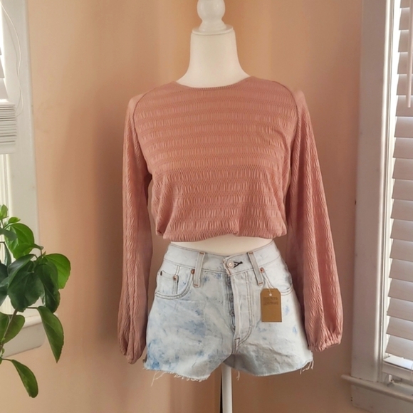 Levi's Women’s 501 High-Rise Shorts in Scribble Down - Picture 2 of 7